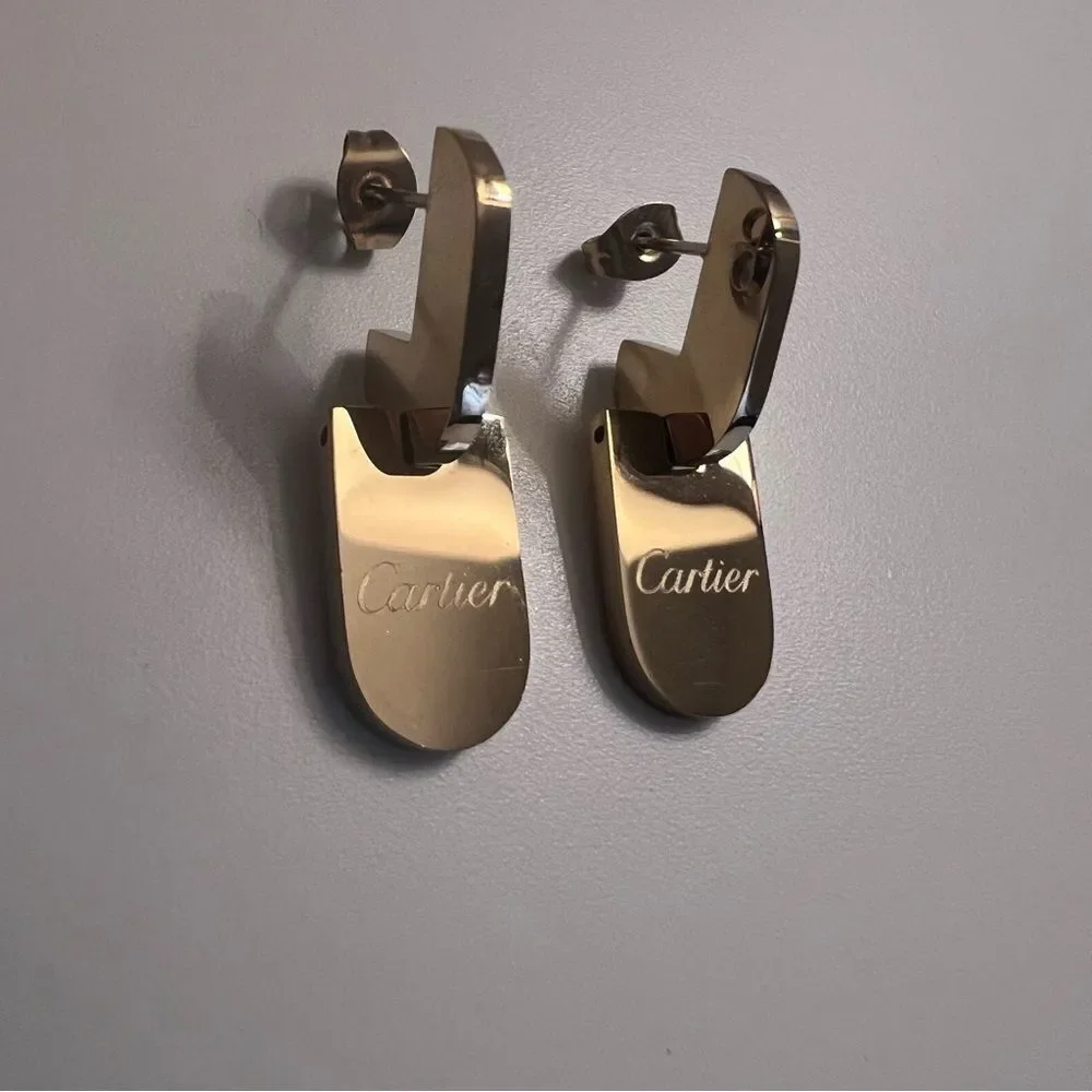 SALE🎁🎄🧸 Repurposed Upcycled Designer (CART*ER) Link earrings - Picture 4 of 7